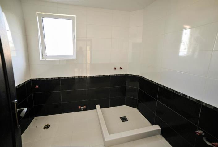 Image No.16-3 Bed House for sale