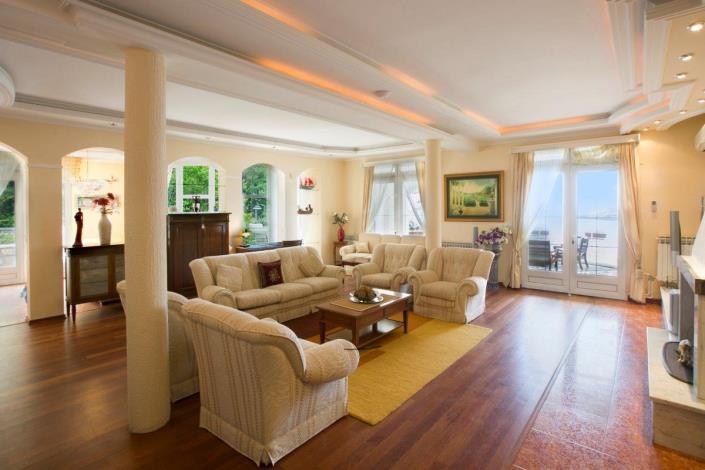 Image No.1-Villa de 13 chambres à vendre à Sveti Stefan