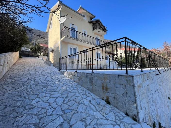 Image No.8-Maison de 5 chambres à vendre à Herceg Novi