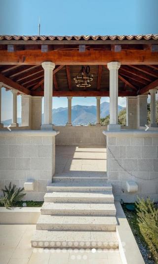 Image No.9-7 Bed Villa for sale