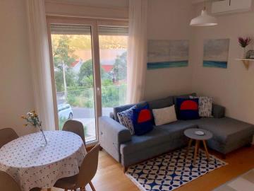 One-bedroom-apartment-with-sea-views-close-to-the-beach-in-Orahovac--Kotor-Bay--13790--10-