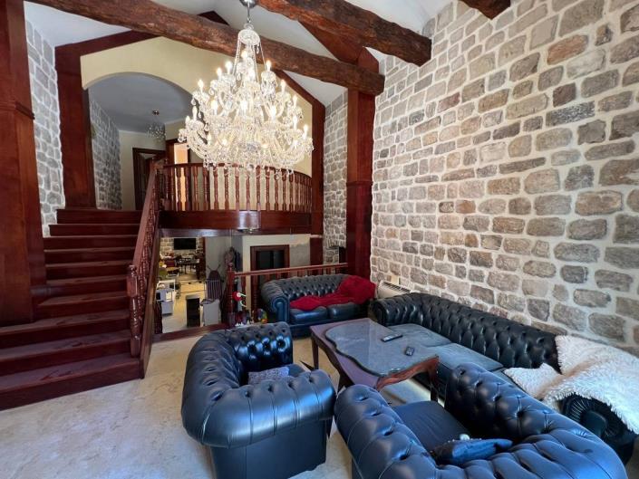 Image No.1-Villa de 4 chambres à vendre à Herceg Novi