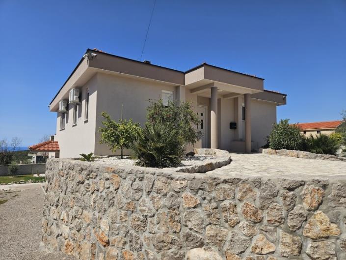 Image No.1-Maison de 3 chambres à vendre à Budva