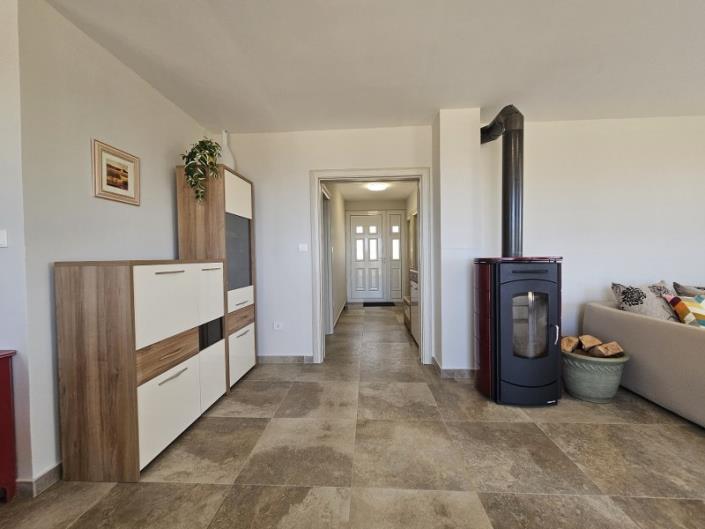 Image No.8-3 Bed House for sale