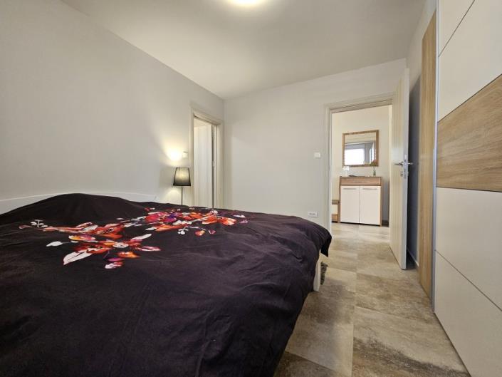 Image No.9-3 Bed House for sale