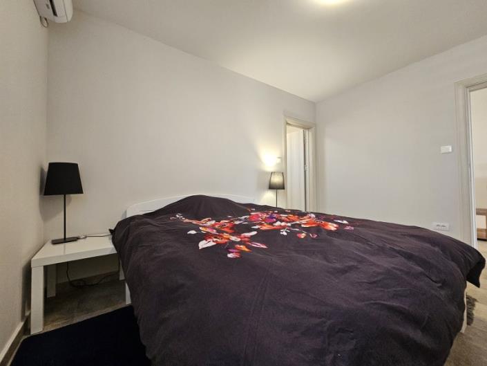 Image No.10-3 Bed House for sale