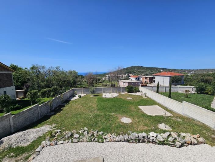 Image No.15-3 Bed House for sale