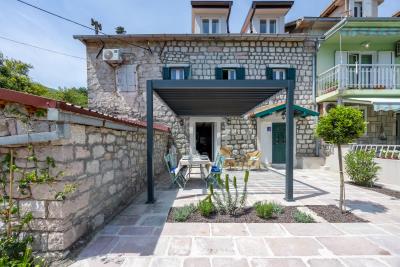 14167-Stone-house-in-Kamenari---16-
