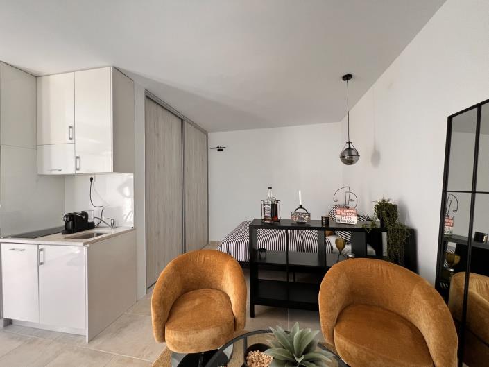 Image No.8-Apartment for sale