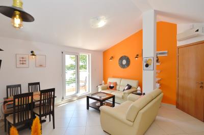 Comfortable-two-bedroom-apartment-on-the-waterfront-in-Stoliv--Kotor--13829--2-