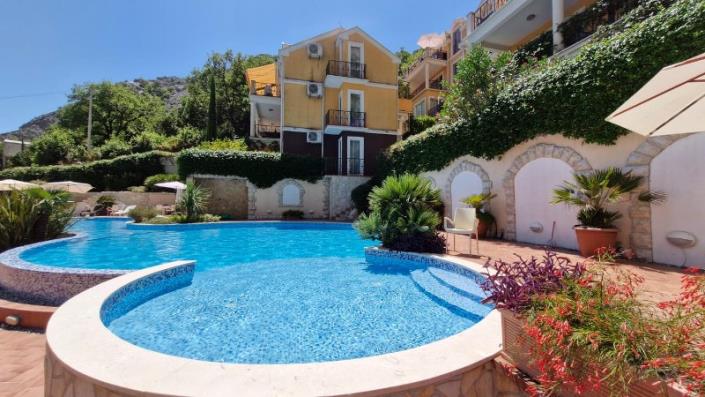 Image No.3-Appartement de 2 chambres à vendre à Kotor