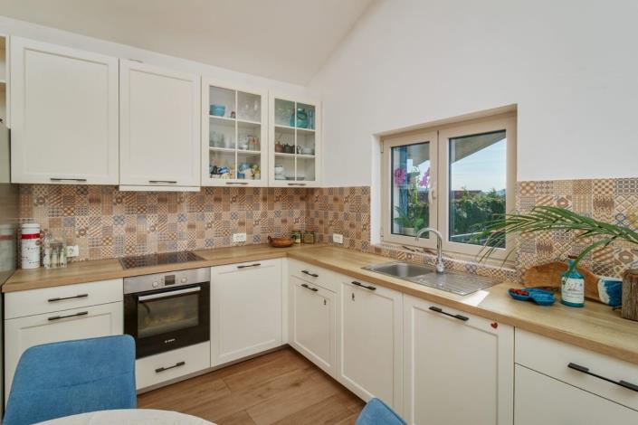Image No.5-2 Bed House for sale