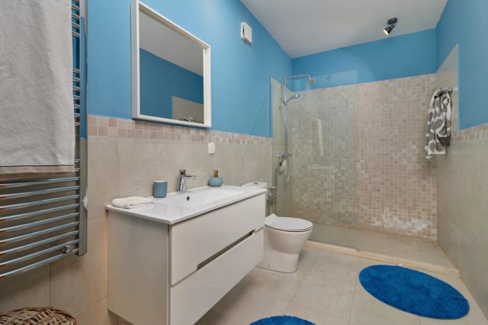 Image No.8-2 Bed House for sale