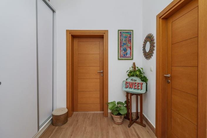 Image No.21-2 Bed House for sale