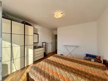spacious_three-bedroom_apartment_with_stuuning_sea_views_above_jaz_beach_budva_13785_9-jpg