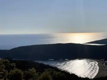 spacious_three-bedroom_apartment_with_stuuning_sea_views_above_jaz_beach_budva_13785_12-jpg