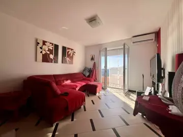spacious_three-bedroom_apartment_with_stuuning_sea_views_above_jaz_beach_budva_13785_5-jpg