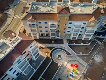 Centrale-Lusrica-Bay-Town-Centre-3116-1-18_1600x1199-jpg
