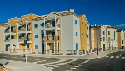 Centrale-Lusrica-Bay-Town-Centre-3116-1-28_1600x911-jpg
