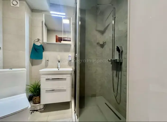 Image No.3-Appartement de 1 chambre à vendre à Kotor