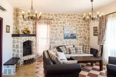 spacious_villa_for_sale_1_of_1-35-jpg