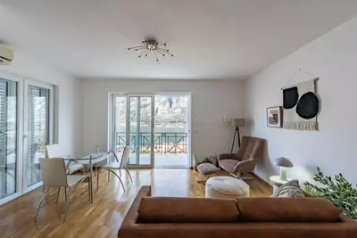two-bedroom_apartment_with_sea_views_in_prcanj_kotor_bay_13854_17-jpeg