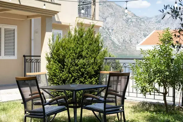 Image No.4-9 Bed Apartment for sale