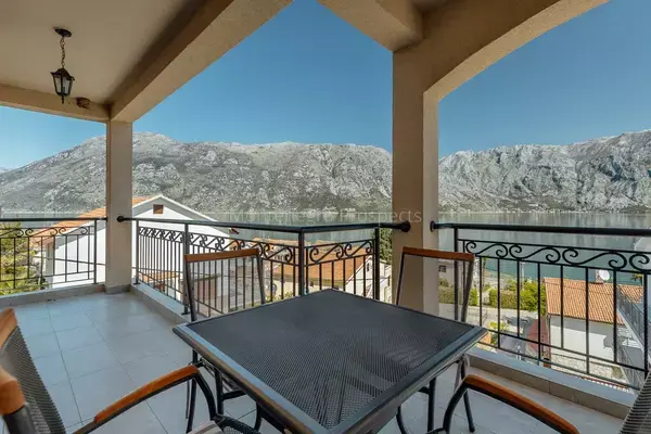 Image No.8-9 Bed Apartment for sale
