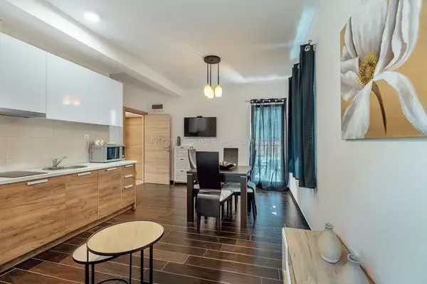 Image No.18-9 Bed Apartment for sale