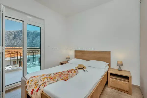Image No.21-9 Bed Apartment for sale