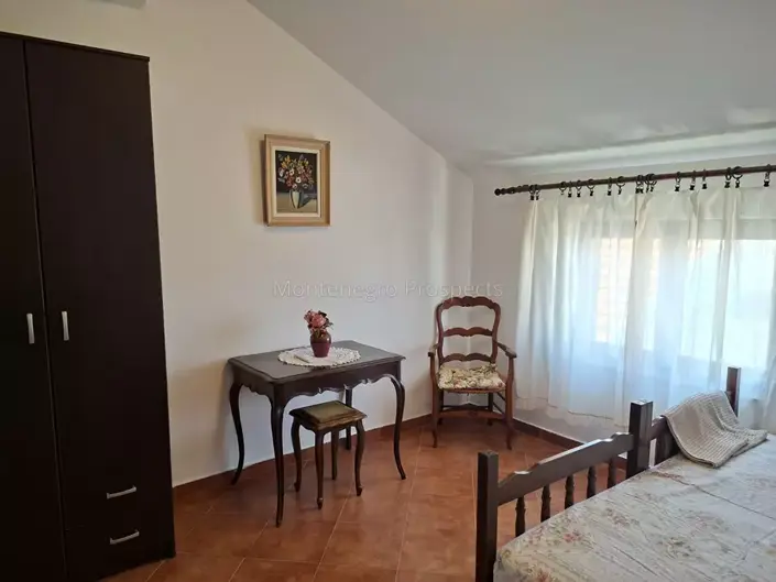 Image No.6-5 Bed House for sale