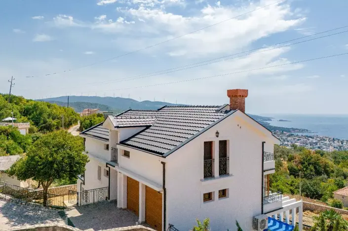 Image No.10-5 Bed Villa for sale