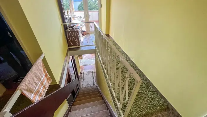 Image No.8-2 Bed House for sale