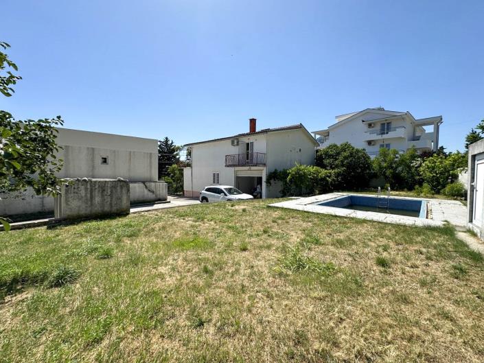 Image No.4-5 Bed House for sale