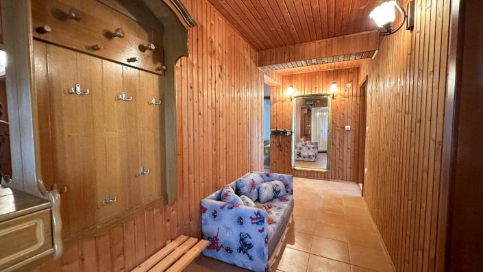 Image No.16-5 Bed House for sale