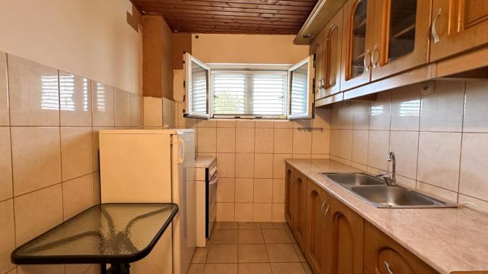 Image No.17-5 Bed House for sale
