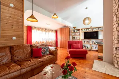 1 - Bar, House