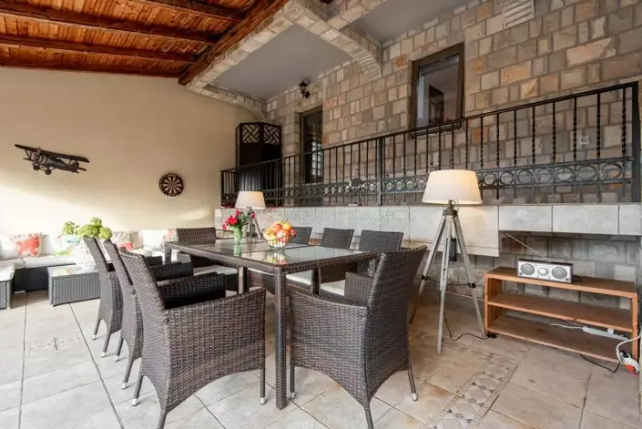 Image No.17-6 Bed House for sale