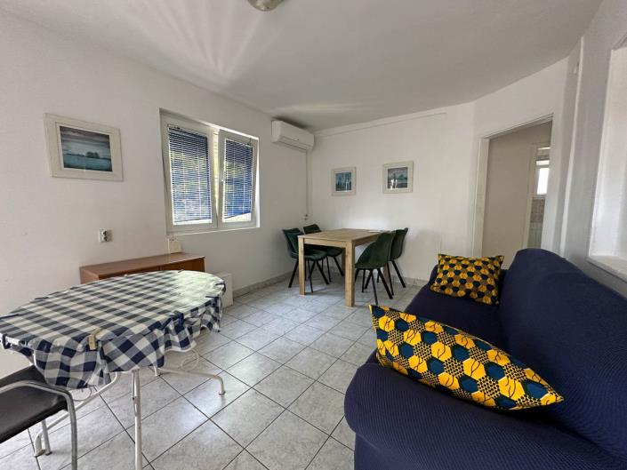 Image No.4-6 Bed House for sale