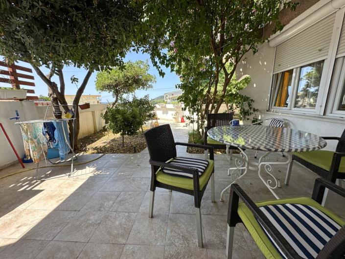 Image No.17-6 Bed House for sale