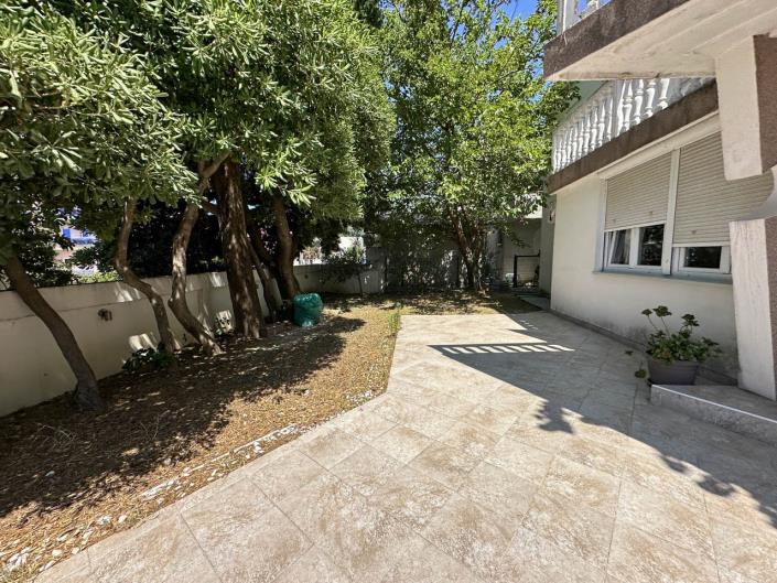 Image No.19-6 Bed House for sale