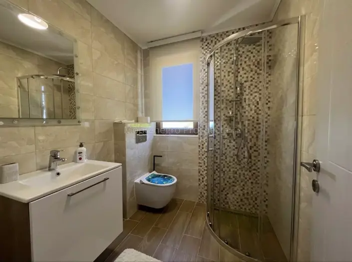 Image No.9-6 Bed Villa for sale