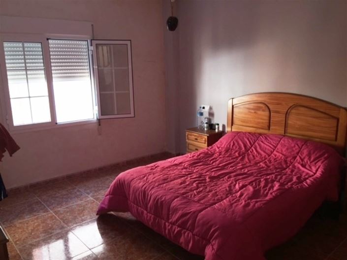 Image No.11-6 Bed Property for sale