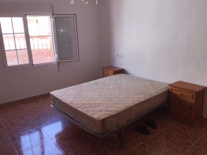 Image No.13-6 Bed Property for sale