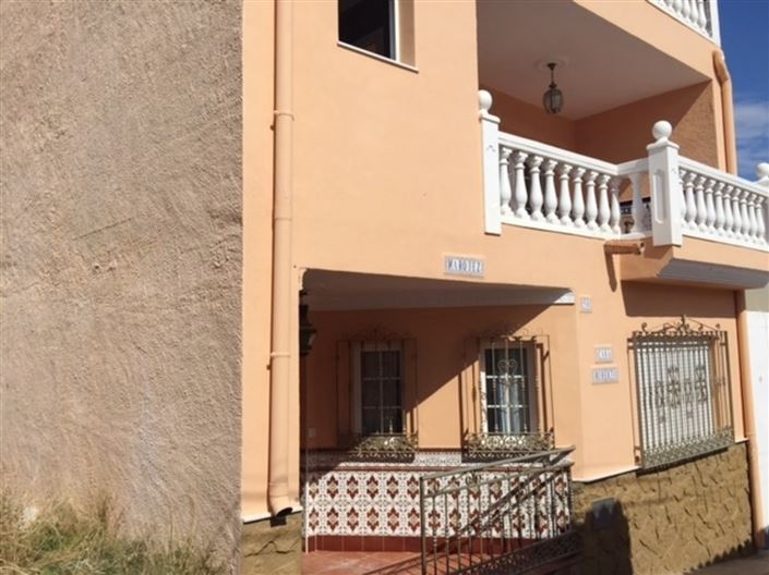 Image No.16-6 Bed Property for sale