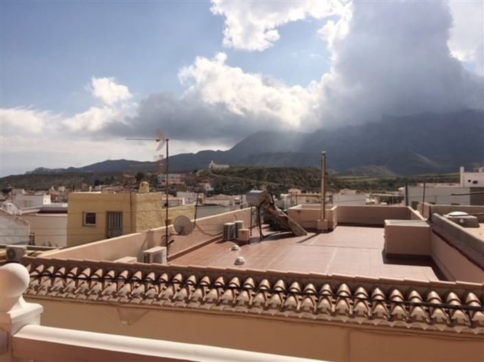 Image No.20-6 Bed Property for sale