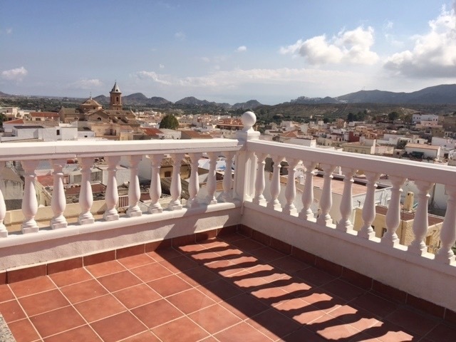 Image No.4-6 Bed Property for sale