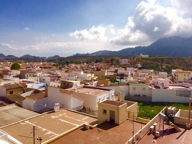 Image No.18-6 Bed Property for sale