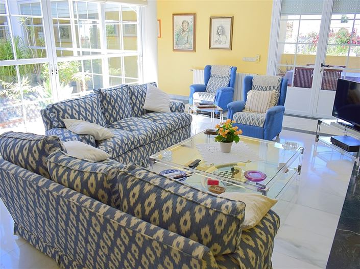 Image No.2-4 Bed Villa for sale