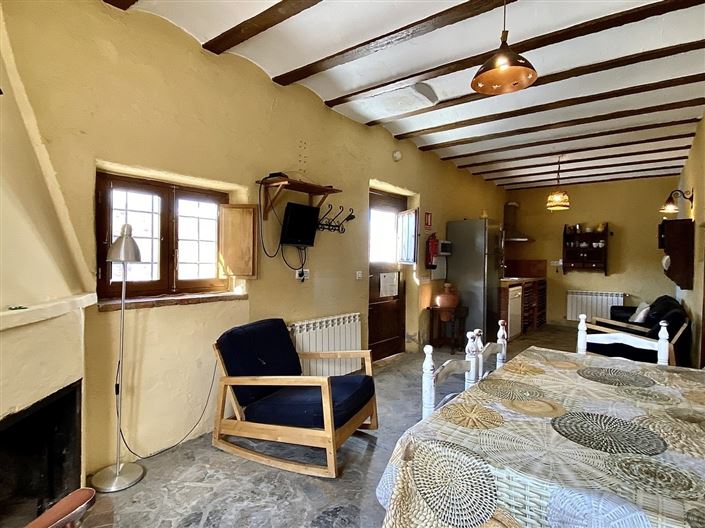 Image No.6-8 Bed Property for sale